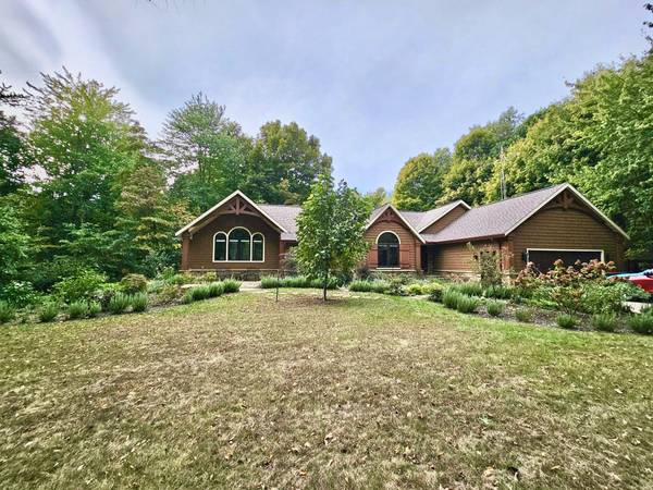 6250 Becht Road, Coloma, MI 49038