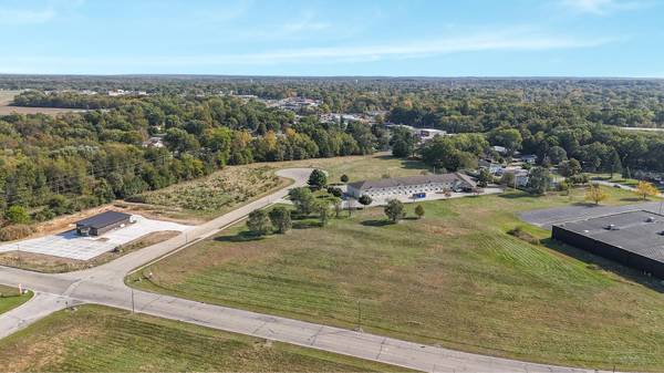 Commercial Pokagon Street, Dowagiac, MI 49047