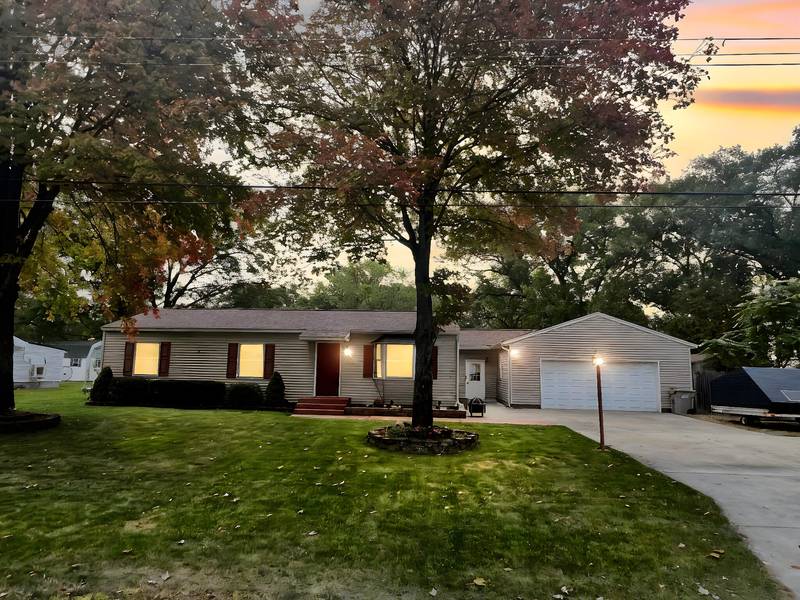 1106 Woodcrest Street, Muskegon, MI 49442