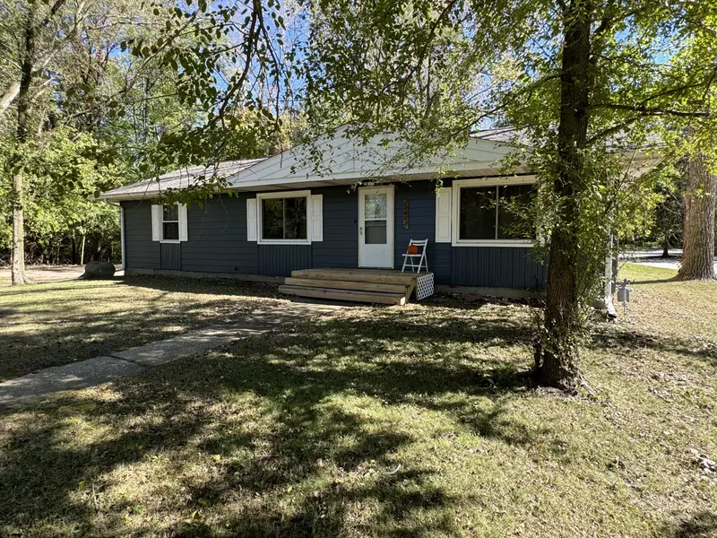 13067 Red Arrow Highway, Sawyer, MI 49125