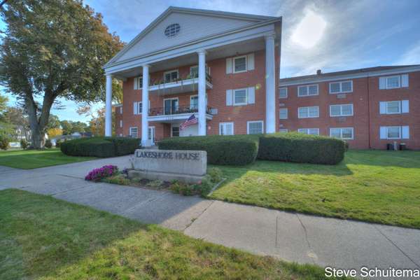 1249 Lakeshore Drive #318, Muskegon, MI 49441