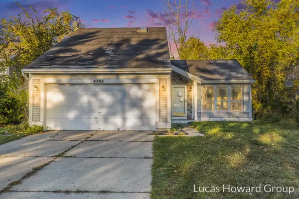 4495 Meadowlawn SE Drive,  Kentwood,  MI 49512