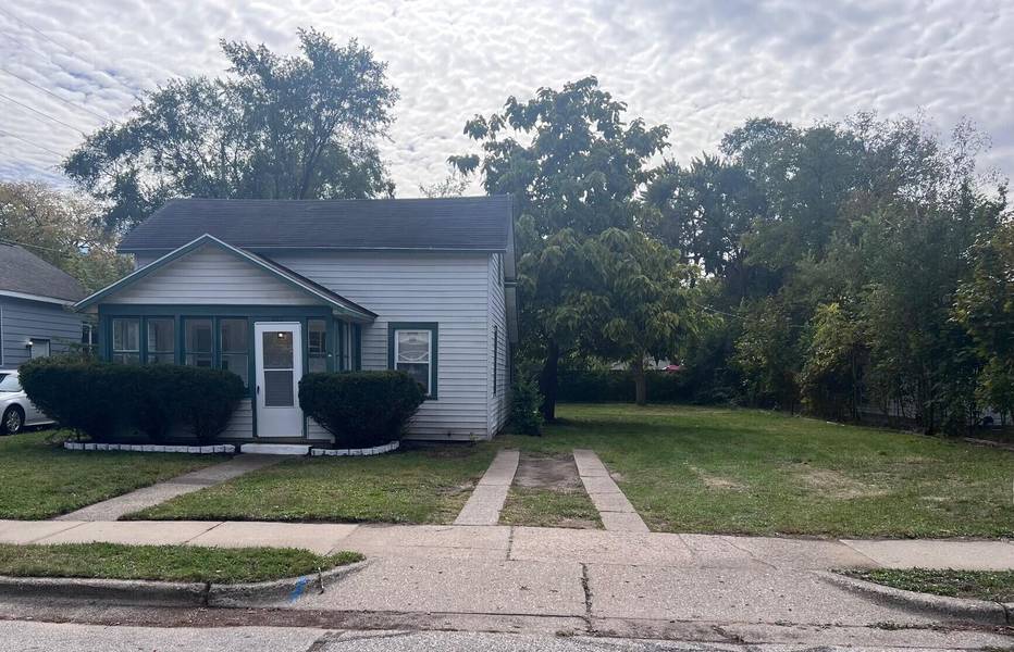 987 E Dale Avenue, Muskegon, MI 49441