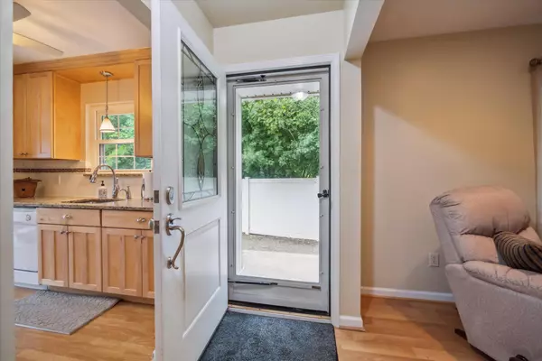 Novi, MI 48375,24462 Olde Orchard Street