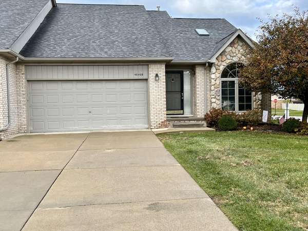 Macomb, MI 48044,46499 Bentley W Circle #50