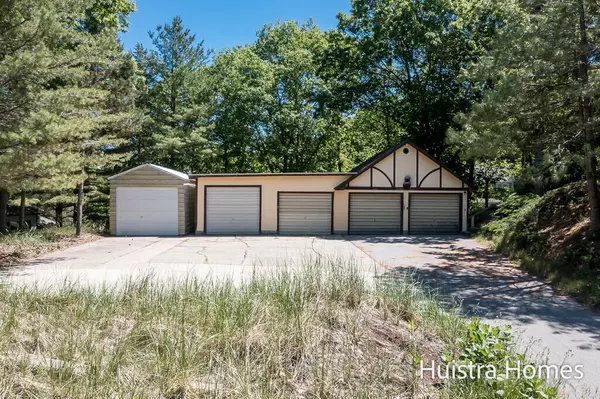Spring Lake, MI 49456,18932 N Shore Drive