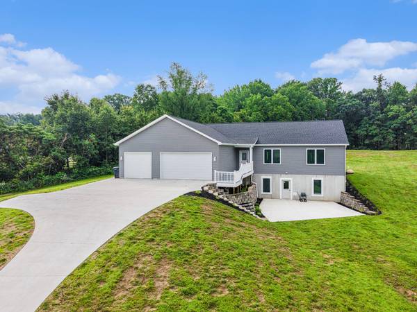 69675 Rose Meadow Drive, Lawton, MI 49065