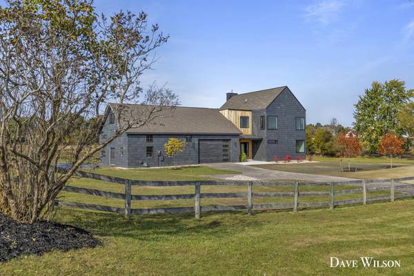 4569 Giles NE Avenue, Ada, MI 49301