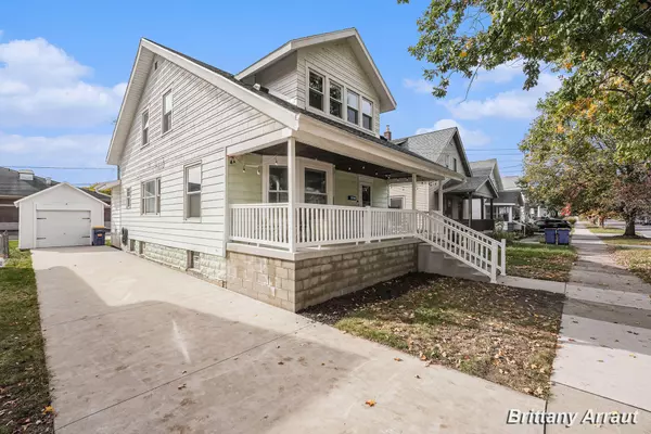 Grand Rapids, MI 49504,1024 Courtney NW Street