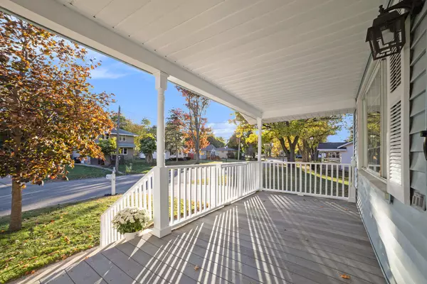 Kentwood, MI 49548,131 Daniel SE Street