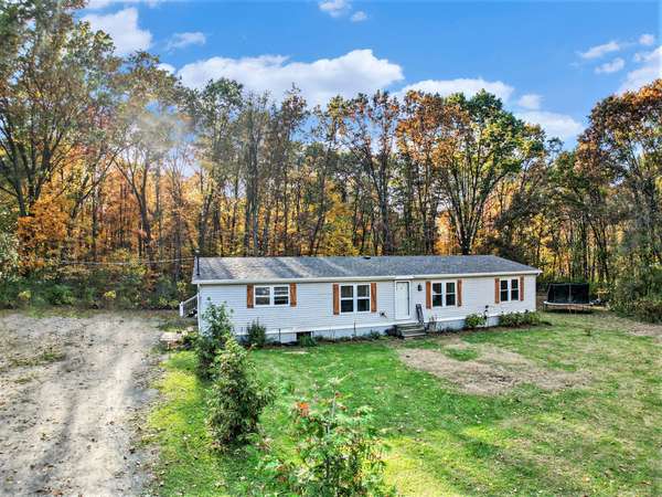 8955 Glenn Road, Grass Lake, MI 49240