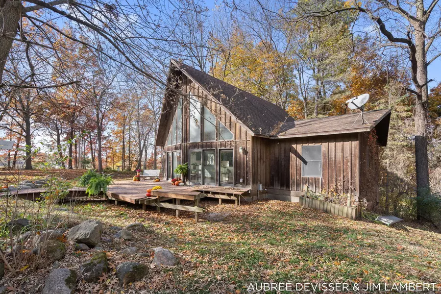 6020 Clark Road, Bath, MI 48808