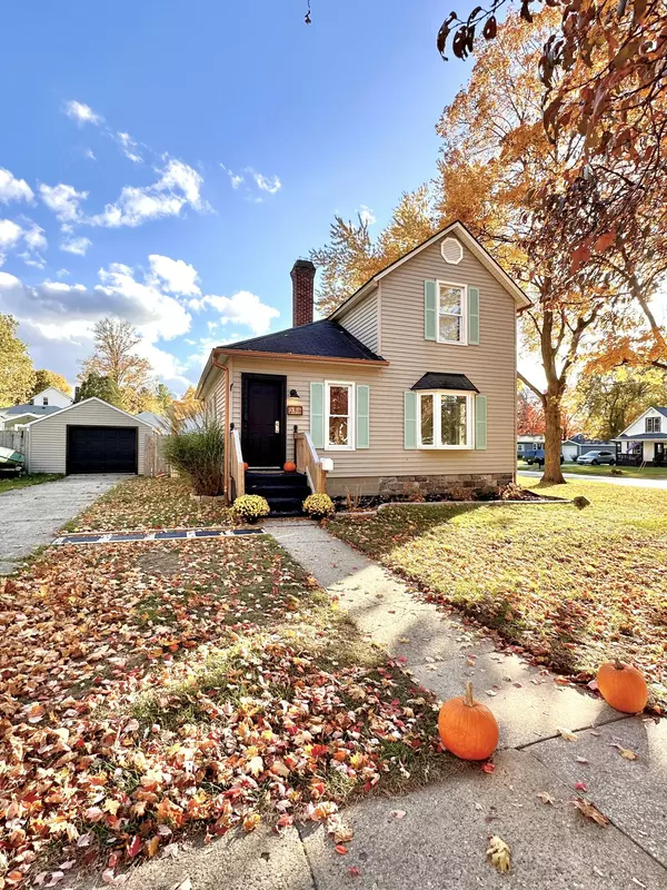 238 W Clinton Street, Hastings, MI 49058