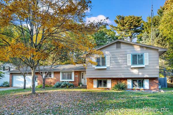 2474 Hathaway Court,  Norton Shores,  MI 49441