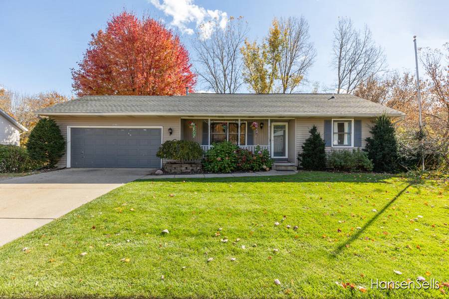 5944 Alcove NE Drive, Belmont, MI 49306