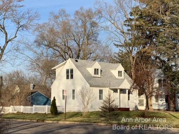 2770 Elmwood Avenue, Ann Arbor, MI 48104