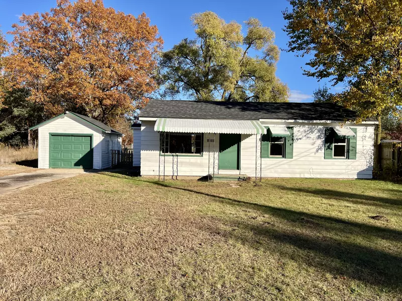 1326 S Wolf Lake Road, Muskegon, MI 49442