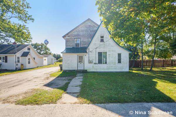 1332 E Wilcox Avenue, White Cloud, MI 49349