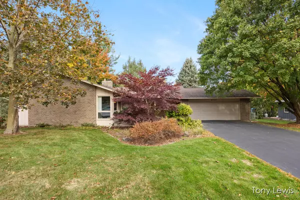 4377 Baywood SE Drive, Grand Rapids, MI 49546