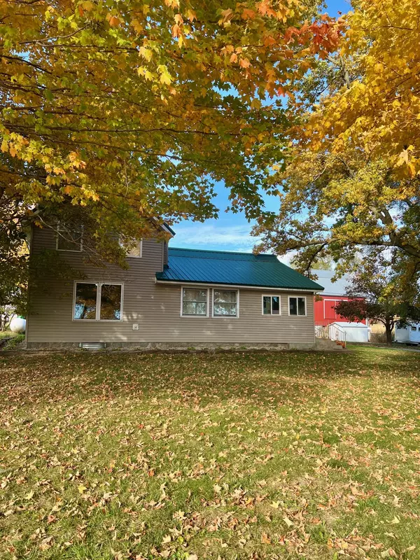 7369 W 24th Street, Fremont, MI 49412