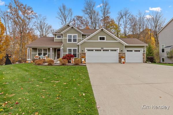 2697 W Morgan Trail, Rockford, MI 49341