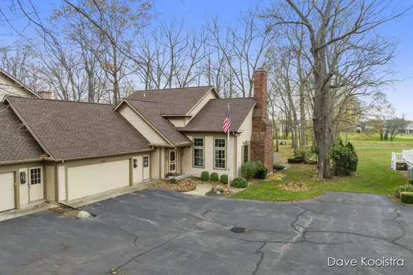 8309 Wallinwood Springs Drive, Jenison, MI 49428