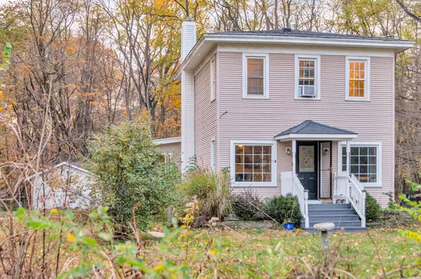 Allegan, MI 49010,725 River Street