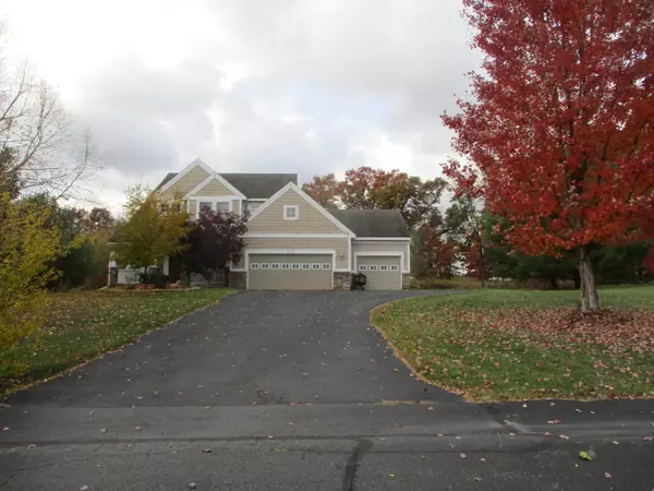 5856 Fieldstone Ridge NE, Rockford, MI 49341