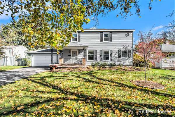 2040 Cambridge SE Drive, Grand Rapids, MI 49506