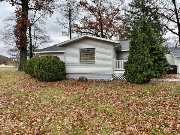 5948 Holton Road, Twin Lake, MI 49457