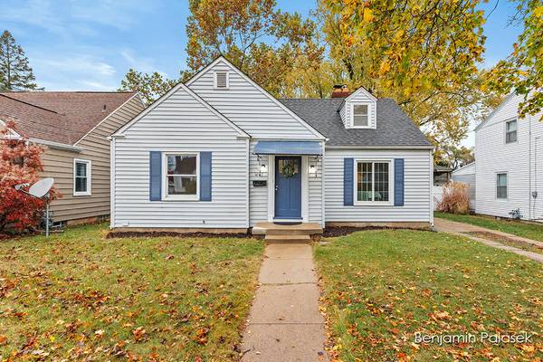 1007 Arlington NE Street, Grand Rapids, MI 49505