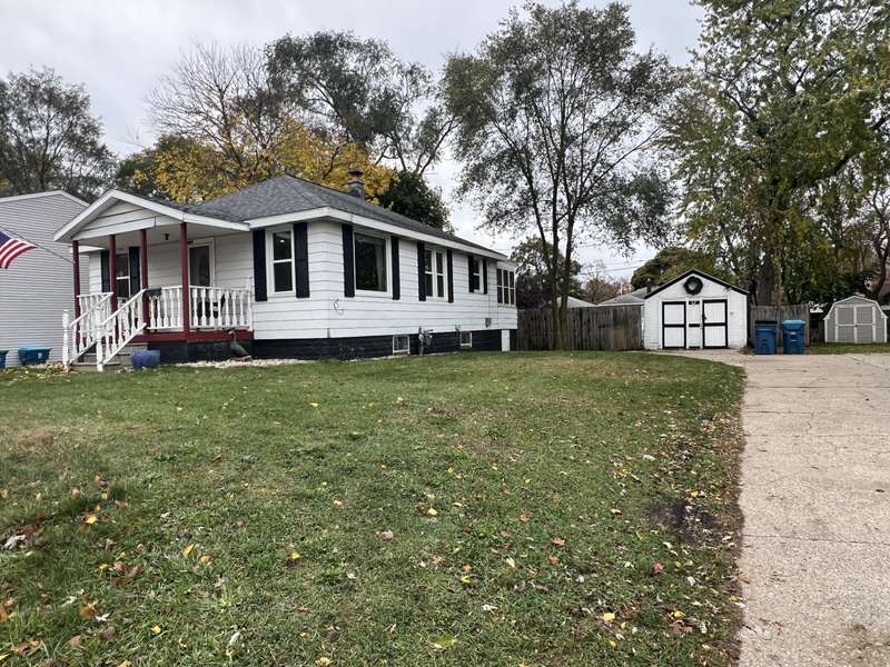 1628 Pennoyer Avenue, Grand Haven, MI 49417