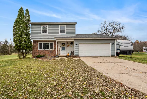 6932 McCords SE Avenue, Alto, MI 49302