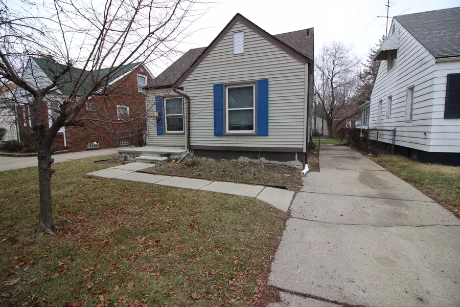 20253 Washtenaw Street, Harper Woods, MI 48225