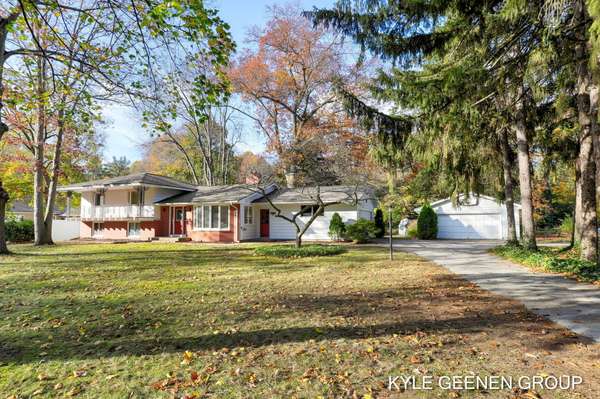 128 Waukazoo Drive, Holland, MI 49424