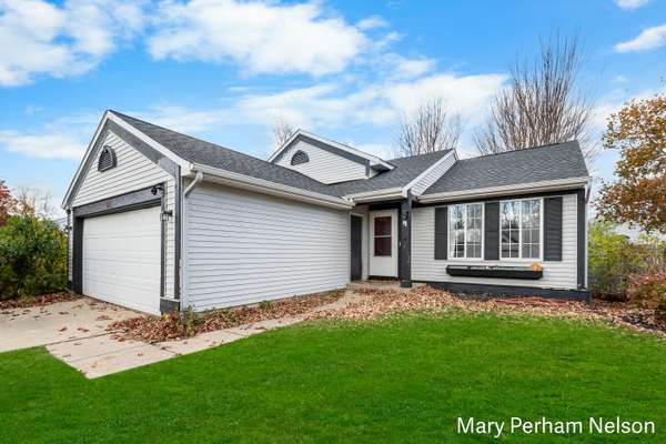 671 Sandhurst SE Drive, Kentwood, MI 49548