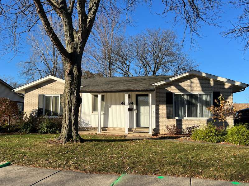 42694 Somerset Drive, Canton, MI 48187