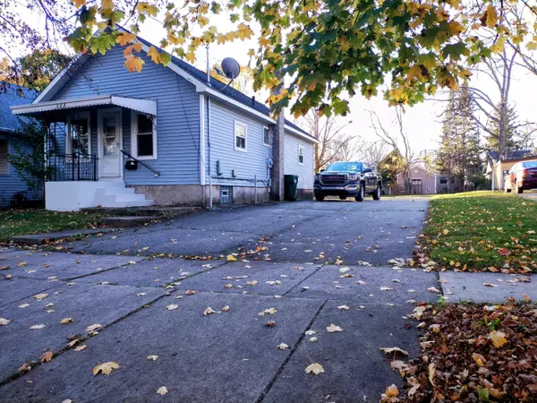 Lansing, MI 48912,523 N Foster Avenue
