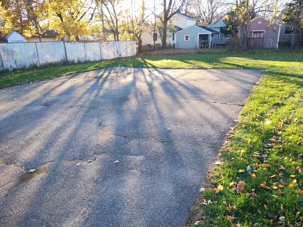 Lansing, MI 48912,523 N Foster Avenue