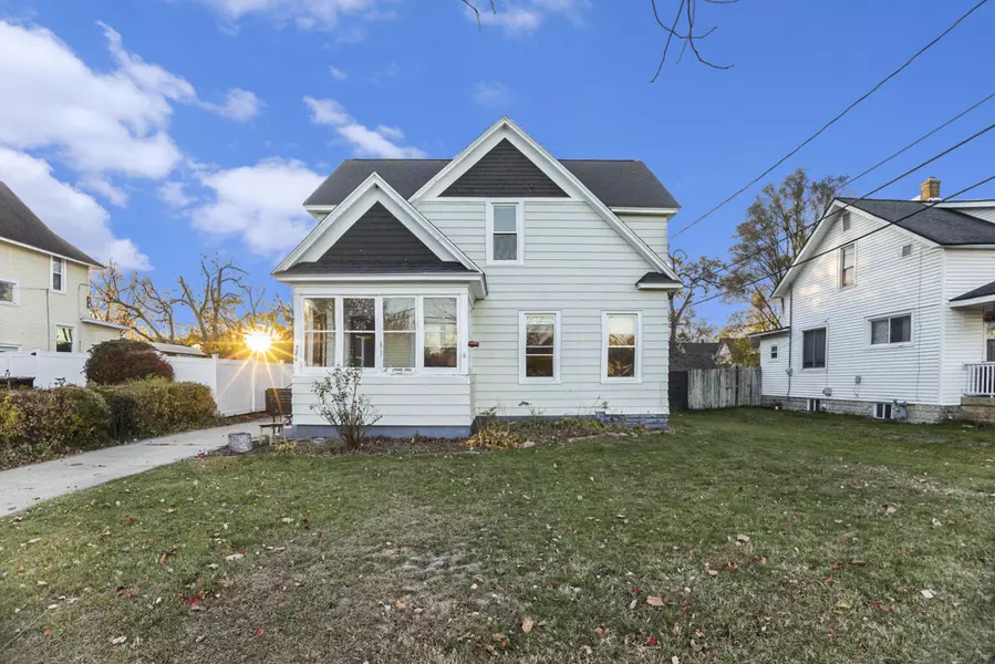 526 Central Avenue, Holland, MI 49423