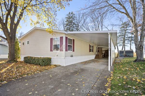 5449 Seagull NE Drive, Belmont, MI 49306