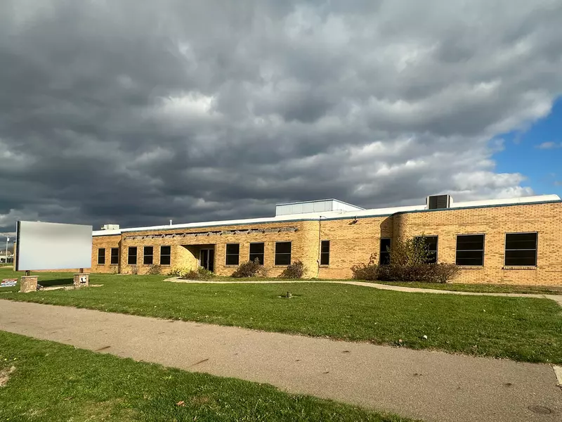 205 S US-131, Three Rivers, MI 49093