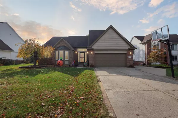 2835 Pheasant, Wixom, MI 48393