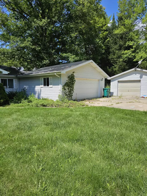 Gladwin, MI 48624,851 Oren Court