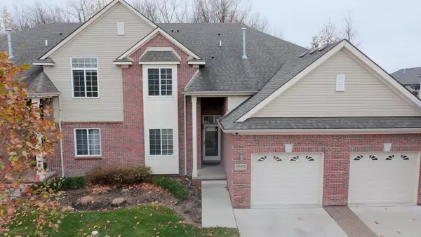 29472 Woodpark Circle, Warren, MI 48092