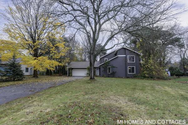 14012 Fox Trail Drive, Holland, MI 49424