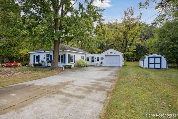 5766 Verta NE Drive, Belmont, MI 49306