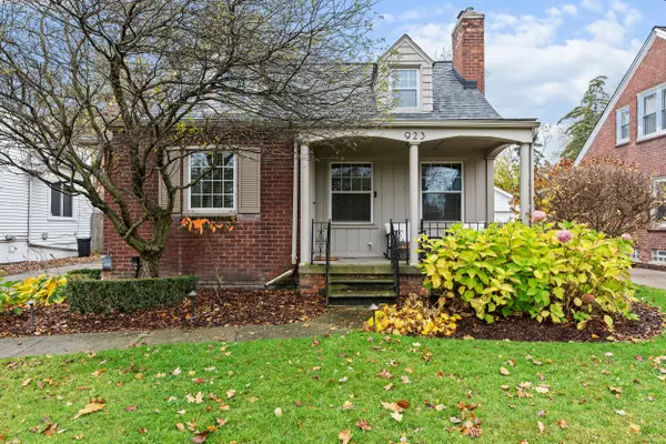 923 Fisher Road, Grosse Pointe, MI 48230