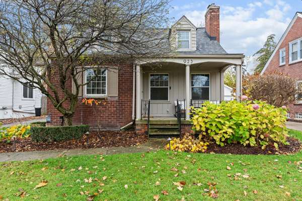 923 Fisher Road, Grosse Pointe, MI 48230