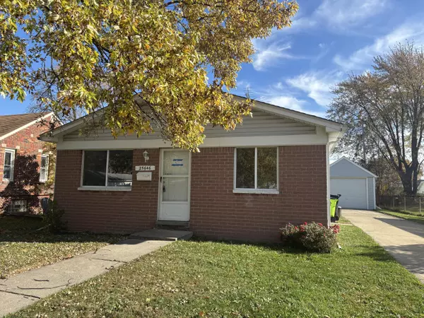 25646 Packard Street, Roseville, MI 48066